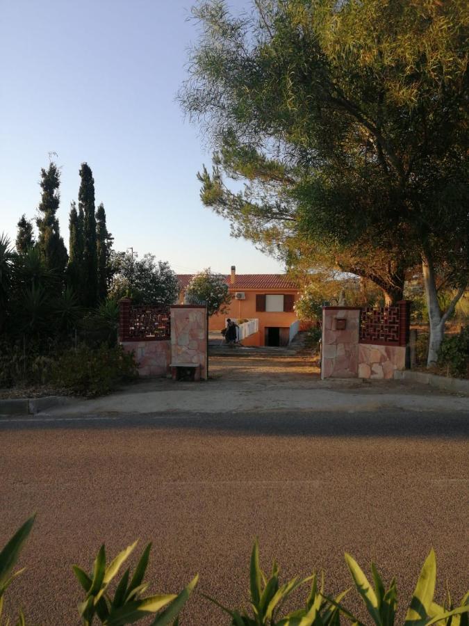 Villa Dei Ginepri Badesi Exterior photo