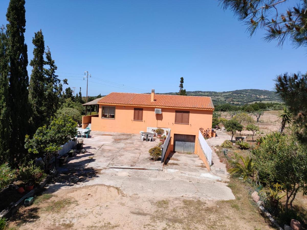 Villa Dei Ginepri Badesi Exterior photo